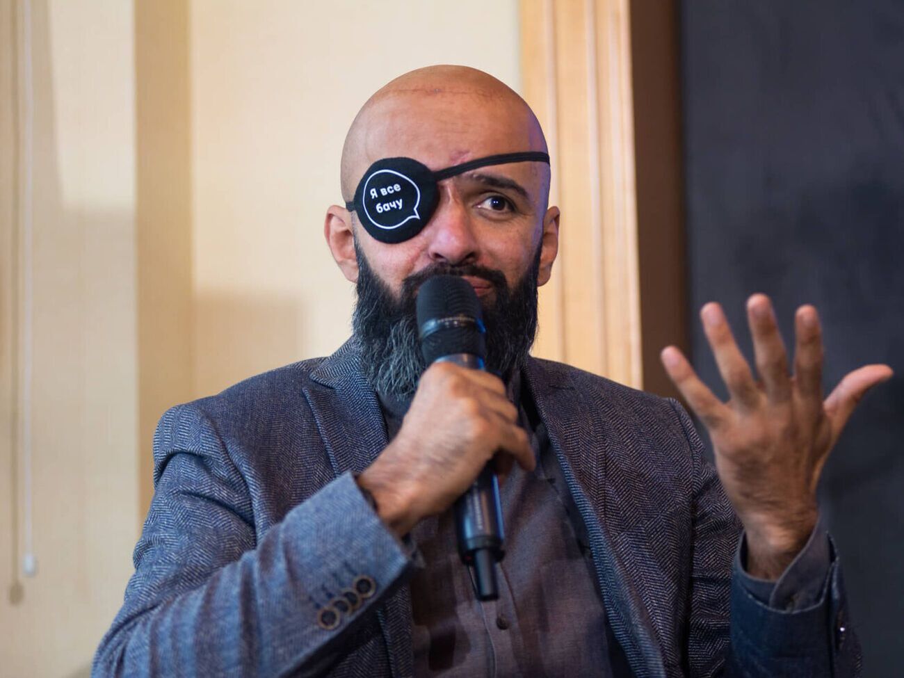 "Блюр" на фотографії Найєма соцмережа поставила на підставі того, що вона містить "сцени насилля чи жорстокості"