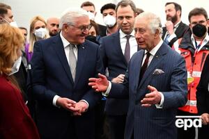 Чарльз ІІІ поговорив з українськими біженцями та співробітниками центру, а також оглянув будівлю