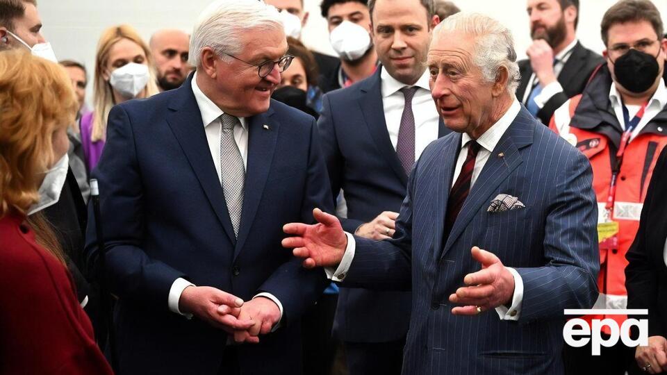 Чарльз ІІІ поговорив з українськими біженцями та співробітниками центру, а також оглянув будівлю