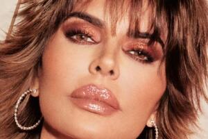 Рінна постала в епатажному образі