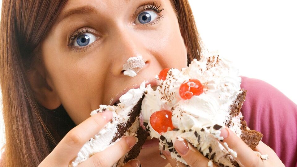 Відмова від солодкого – не єдина умова схуднення