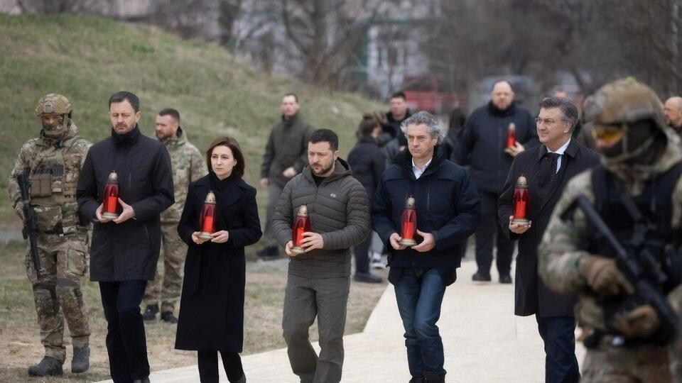 Зеленський і лідери чотирьох держав ушанували пам'ять загиблих у Бучі