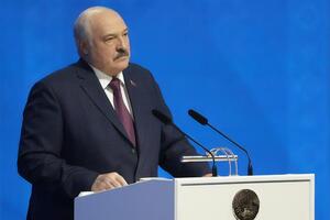 Лукашенко заявил, что если его не будет, то его детей "будут давить со всех сторон"