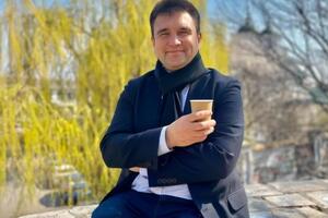 Затримання батька дівчинки, яка намалювала малюнок із написом "ні війні", свідчить, що люди в Росії не відчувають, що стають моральними виродками