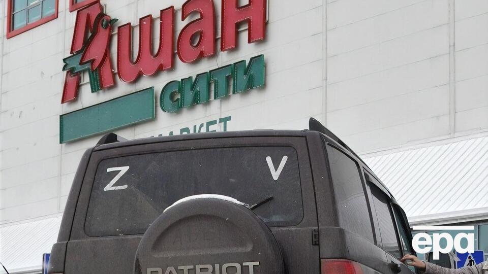 Представители компаний, через которые "Ашан" оформлял помощь, подтвердили журналистам, что знали, что помощь идет военным