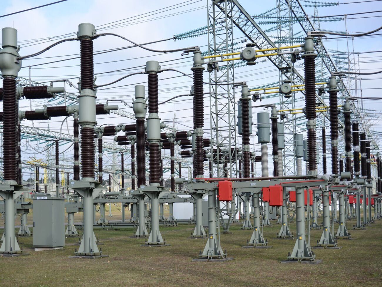 По данным "Укрэнерго", потребность в электроэнергии полностью обеспечивается производством на украинских электростанциях и несущественным импортом