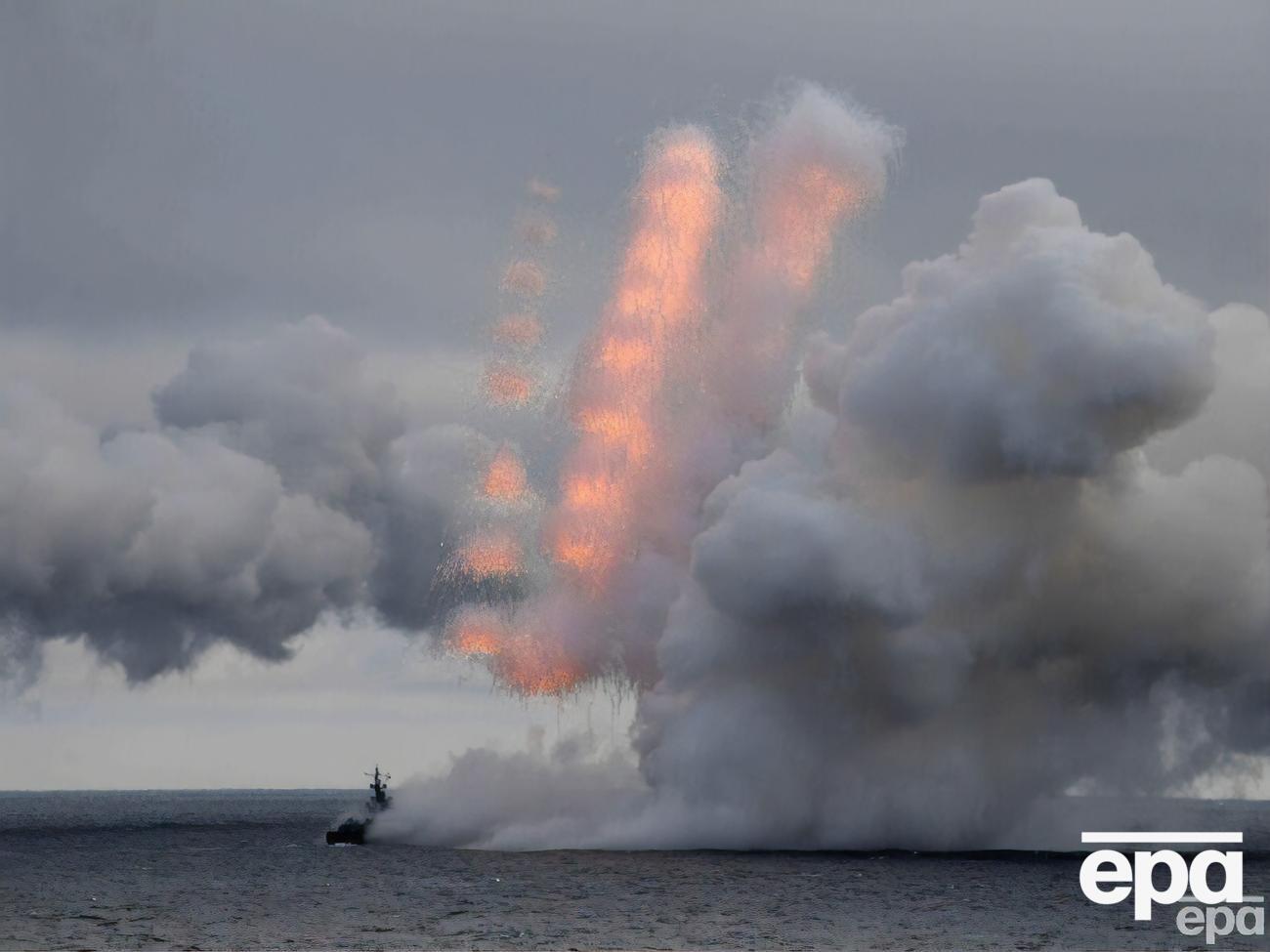 Росіяни зосередили в Чорному морі два надводні та два підводні ракетоносії