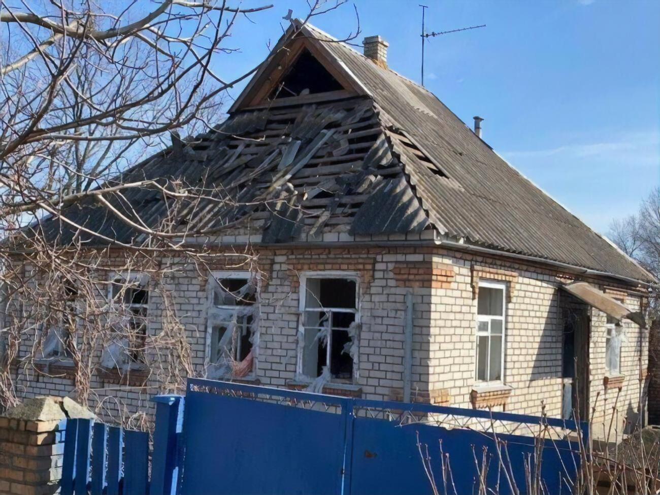 В результате обстрелов есть разрушения домов