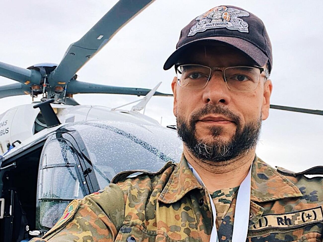 Запорожец в интервью Бацман рассказал о спасении людей и о протезировании в Украине