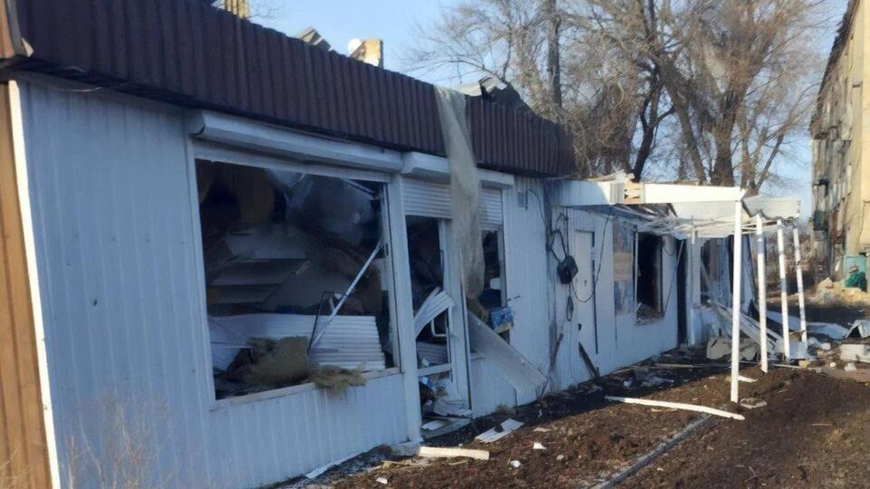 За сутки оккупанты нанесли удары по 28 гражданским объектам в Донецкой области