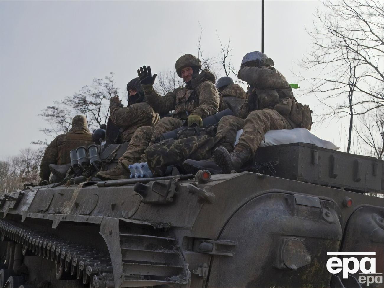 Українські військовослужбовці й далі утримують Бахмут