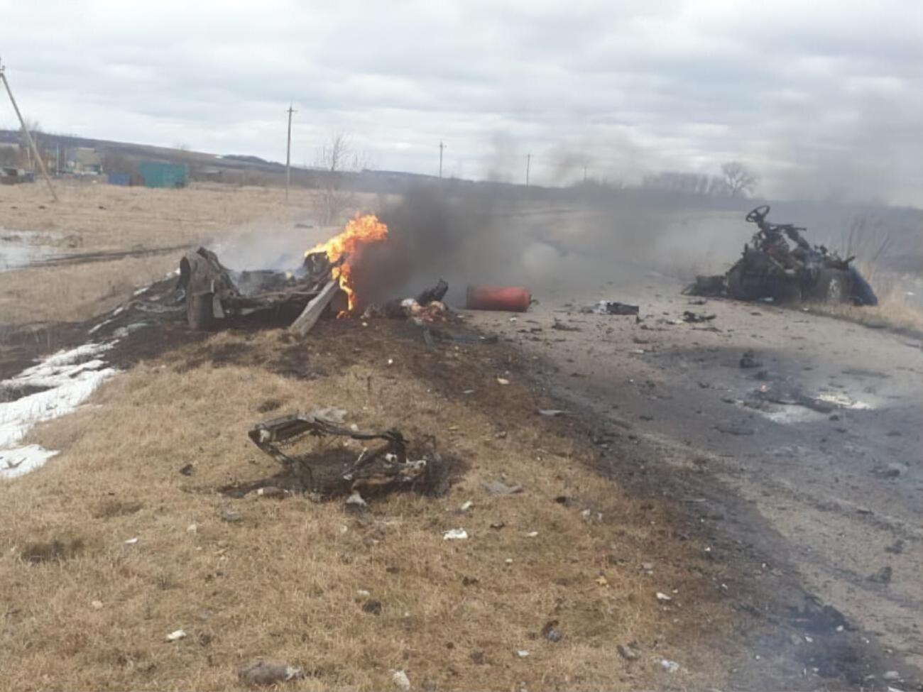 За даними ОВА, росіяни влучили в цивільний автомобіль протитанковою ракетою