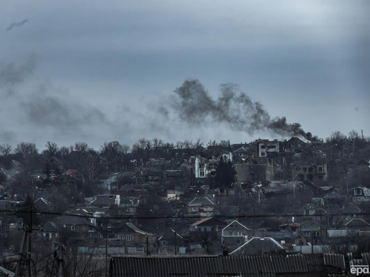 В Бахмуте "все делается, чтобы максимально выбить врага, сломить его волю к победе", отметил Череватый
