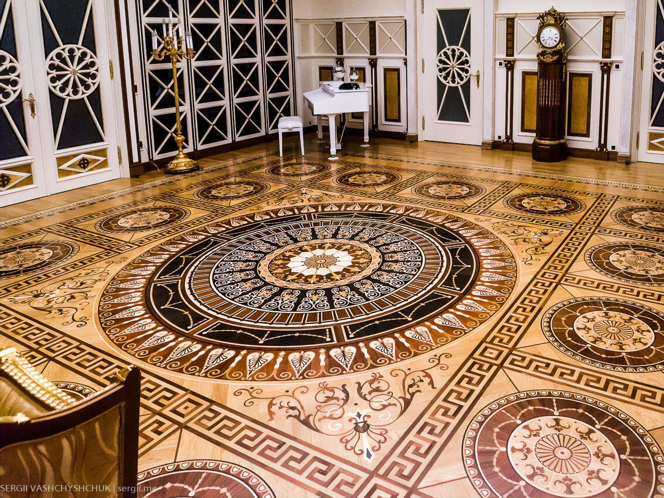 В "Межигорье" и "Сухолучье" нашли сотни историко-культурных ценностей даже после того, как Янукович вывозил их оттуда грузовиками и вертолетом