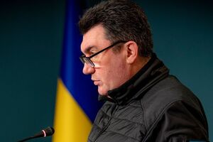 Cитуация в Бахмуте непростая, поэтому "принимаются коллективные решения", отметил Данилов