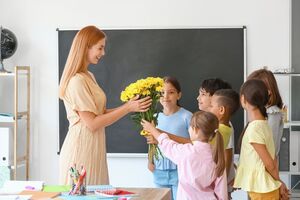 Историки, педагоги и общественные организации считают, что 8 Марта в Украине стоит отмечать как Международный день прав женщин, отходя от советской практики