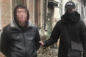 Контрразведчики СБУ задержали подозреваемого в его доме