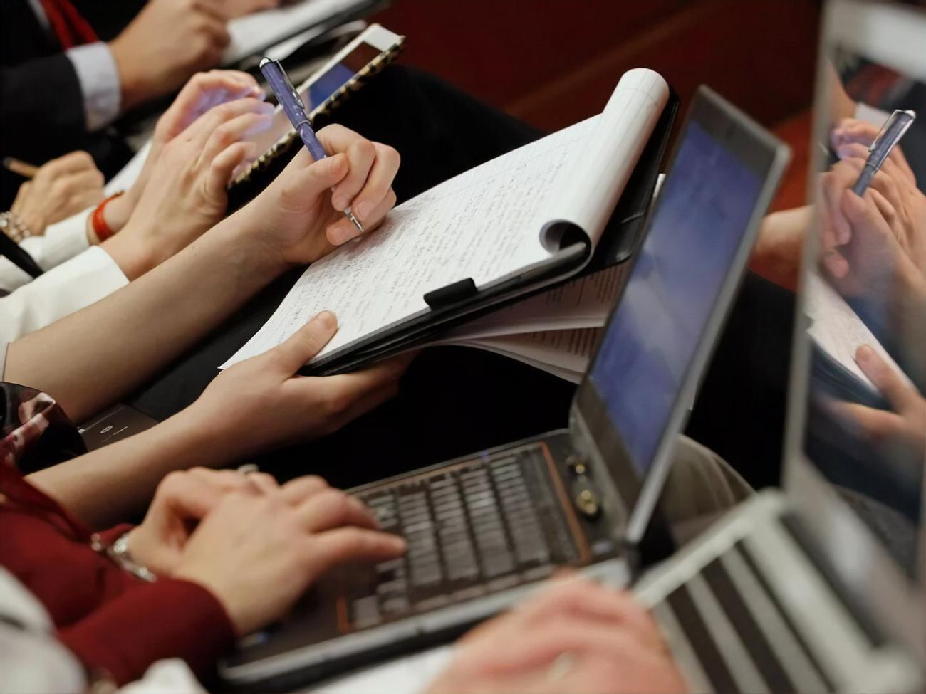 Россиян интересуют сведения о прилетах и их последствиях