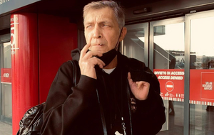 Если бы это была война одного Путина, то уже через пару часов голого Вову гоняли бы по Кремлю швабрами уборщицы. Но это война России