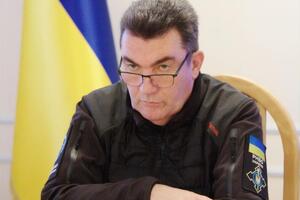 В декабре 2022 года Минкульт Украины выдал разрешение на выезд шести мужчинам-артистам, однако они не вернулись в страну, отметил Данилов
