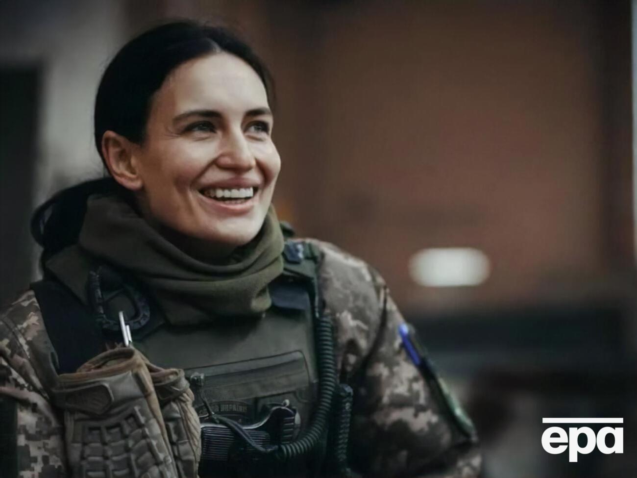 Military Band 93 OMBr Kholodnyi Yar:&nbsp;Форма одягу піксель, у підсумку помада