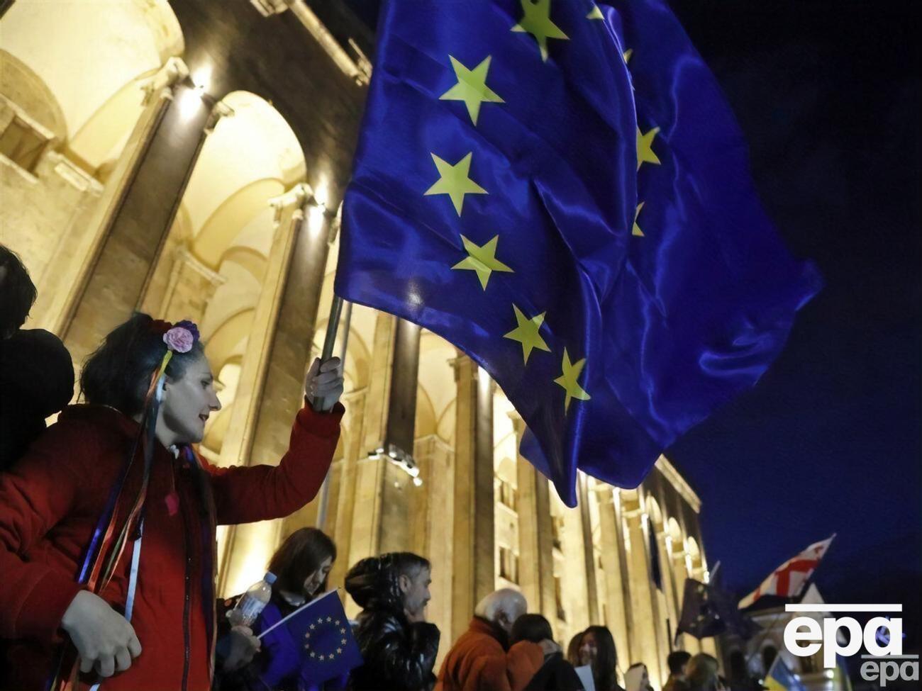 Из-за закона об "иноагентах" в Грузии прошел массовый протест