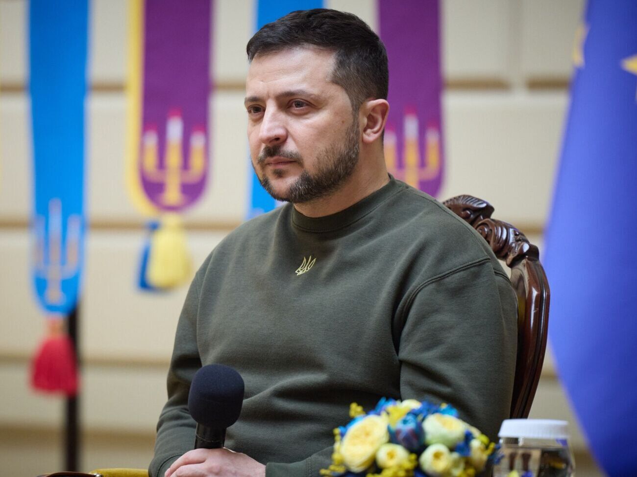 Зеленский поблагодарил всех женщин