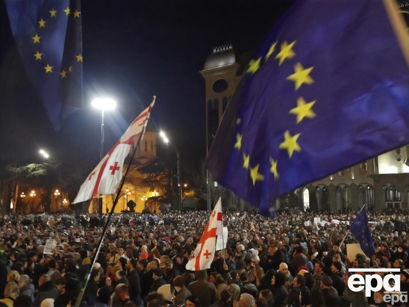 Грузия должна гарантировать своим гражданам право на мирные протесты, заявили в МИД Украины
