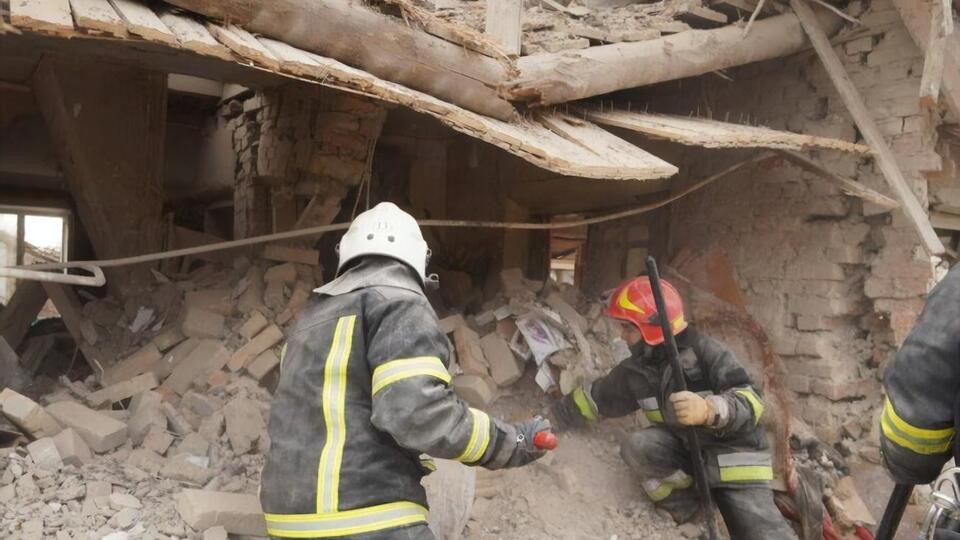 Під завалами рятувальники виявили тіло загиблого чоловіка