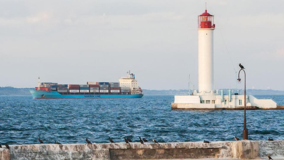 Вопрос может стоять так: либо нулевой транзит для российских грузов через проливы Босфор и Дарданеллы, либо возвращение в Черном море к статус-кво 2021 года, пишет Владислав Январев