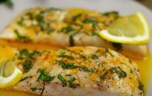 Запекать рыбу необходимо 20 минут при температуре 200 °С