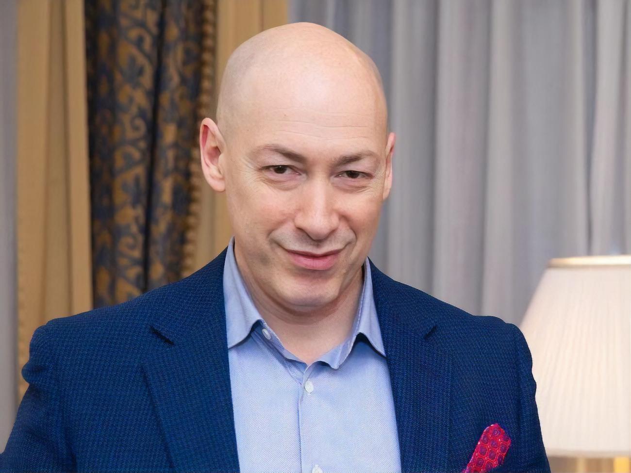 Гордон во время стримов на своем YouTube-канале неоднократно выступал с осуждением и критикой Путина