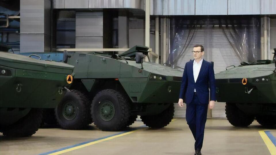 Производство бронетранспортеров оплатили США и ЕС