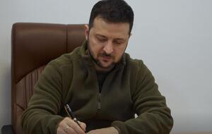 Зеленский подписал два новых указа о санкциях СНБО