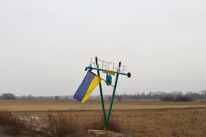 Обстрел Невского, начатый вчера вечером, не утихает и сегодня, говорят в ОВА