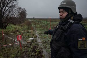 За даними Зеленського, нерозмінованими залишається 174 тис. км² території України