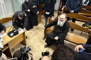 Лебідь заявив, що "плакати не стане"