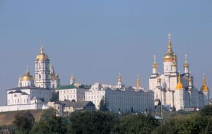 В комплекс Почаевской лавры входит 18 построек, в 2003 году его передали в аренду МП на 49 лет