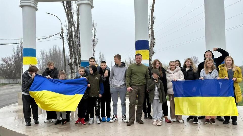 Діти повернулися додому після того, як їх вивезли росіяни