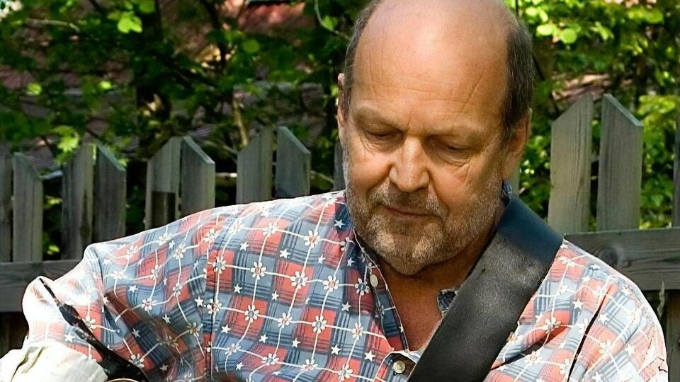 Велландер почав співпрацювати з ABBA восени 1974 року