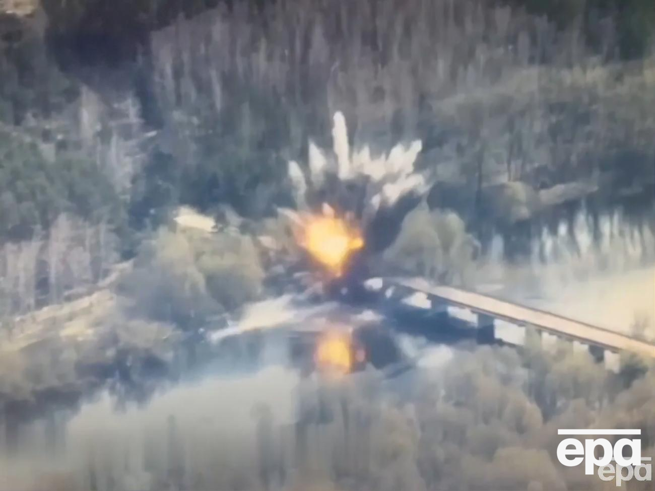 Самолеты РФ из воздушного пространства России наносят удары по Черниговской области, в результате одного из них разрушен мост