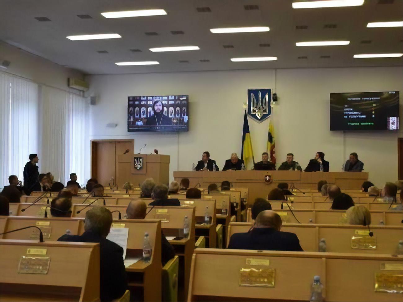 Решение поддержали все 55 присутствовавших депутатов облсовета