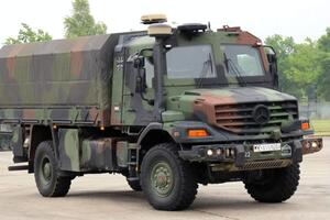 Поставка включает высокопроходимые грузовики Mercedes-Benz Zetros