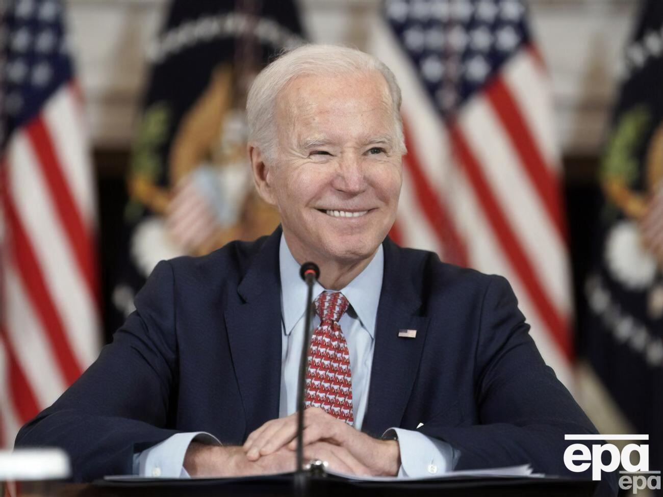 Собеседники канала назвали несколько причин, по которым Байден не спешит объявлять о намерении баллотироваться на второй срок