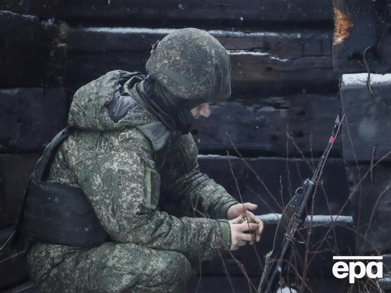 Окупант розповів, як на фронті танкістам замість танка дали автомати