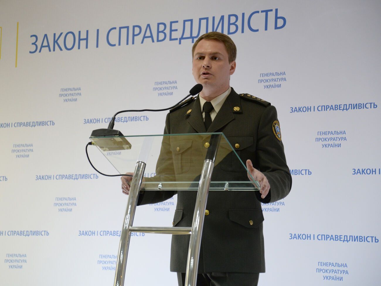Кравченко до призначення на посаду очолював Бучанську окружну прокуратуру