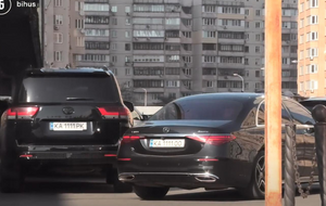 За год войны семья Мамояна купила машин на $1,3 млн