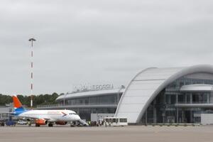 У Бєлгороді безпілотник врізався в паркан аеропорту, пишуть ЗМІ