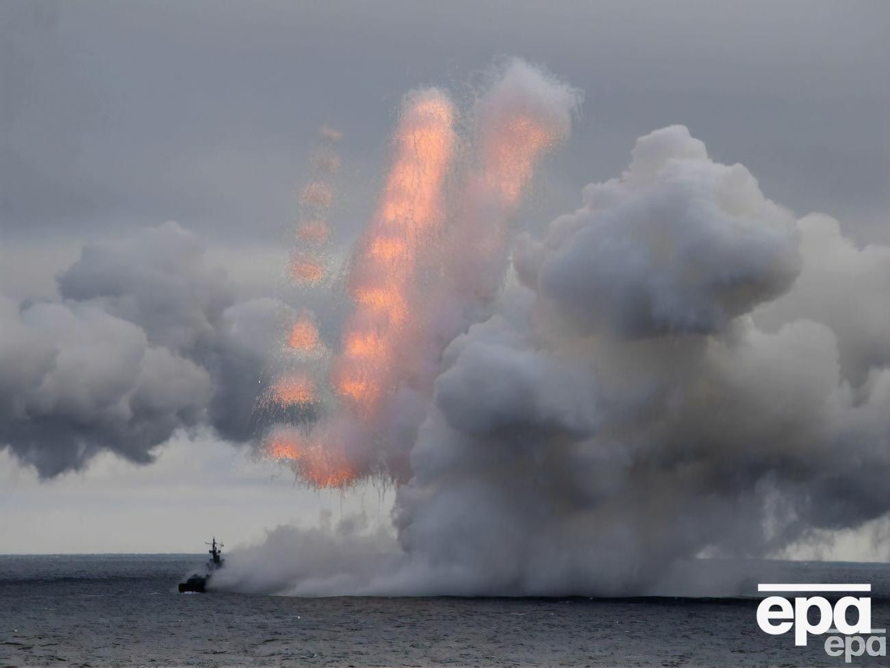 РФ вывела в Черное море четыре корабля