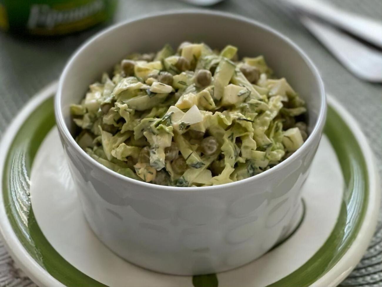 Майонез треба додавати до салату перед подаванням на стіл